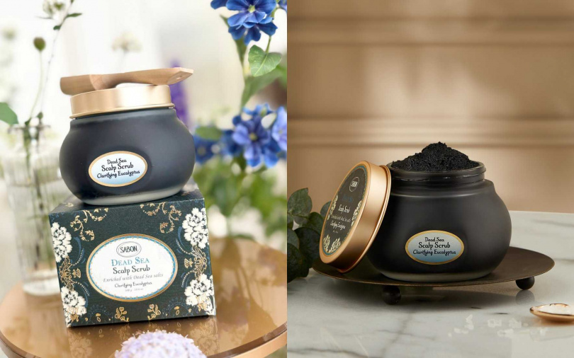 系列中新登場的亮點品項「淨煥尤加利死海黑礦泥頭皮磨砂膏」,首次將品牌經典的女王級成分-死海黑礦泥,運用於頭皮保養中,可讓髮根蓬鬆立即有感。(圖/吳雅鈴攝、品牌提供)