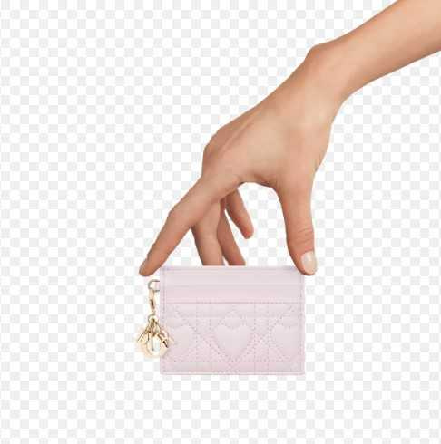 Dior Lucky Lady Dior Freesia 粉色Cannage籐格紋卡夾/14,000元(圖/品牌提供)