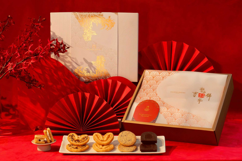 有著神級蝴蝶酥之稱的台灣名店「帕米貝可 龍躍新春限定禮盒」售價960元。