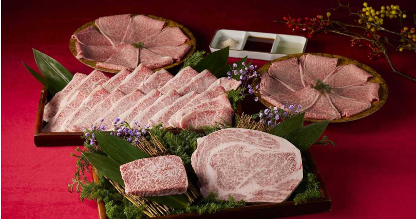 「宮崎肋眼 日本A5和牛燒肉箱」可供5～6人享用，中秋限定價4,599元、原價9,025元。（圖／乾杯提供）