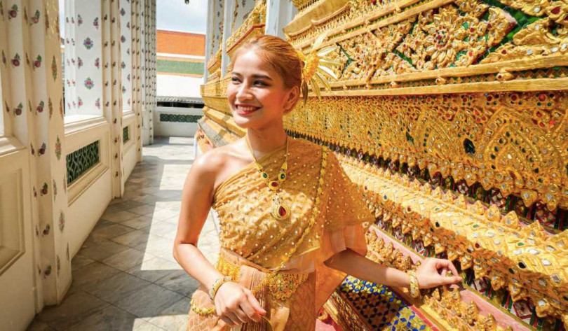 旅客可選擇泰國服飾體驗，更融入當地風土民情。（圖／KKday提供）