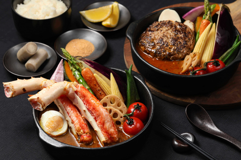 晶華攜手札幌「奧芝商店」 開賣日本第一蝦湯咖哩，北海道鱈場蟹腳套餐，每份1,480元。