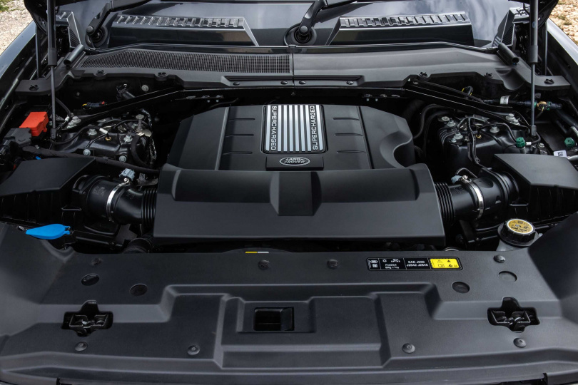 這具5.0升的V8引擎可輸出 525 PS 與 625 Nm的表現。
