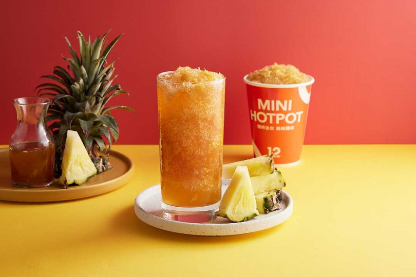 與「微熱山丘」合作的夏日新品「鳳梨冰沙」，清涼酸甜。