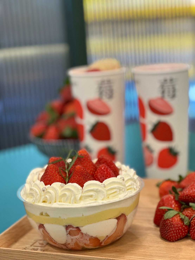 大苑子市府夢想店限定的「莓好千層」，首次在台灣登場的純草莓日式千層蛋糕！