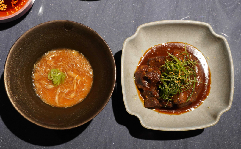 精緻前菜「蟹肉山藥蒸蛋白」（左）、「和牛赤味噌土手燒」。（圖／魏妤靜攝）