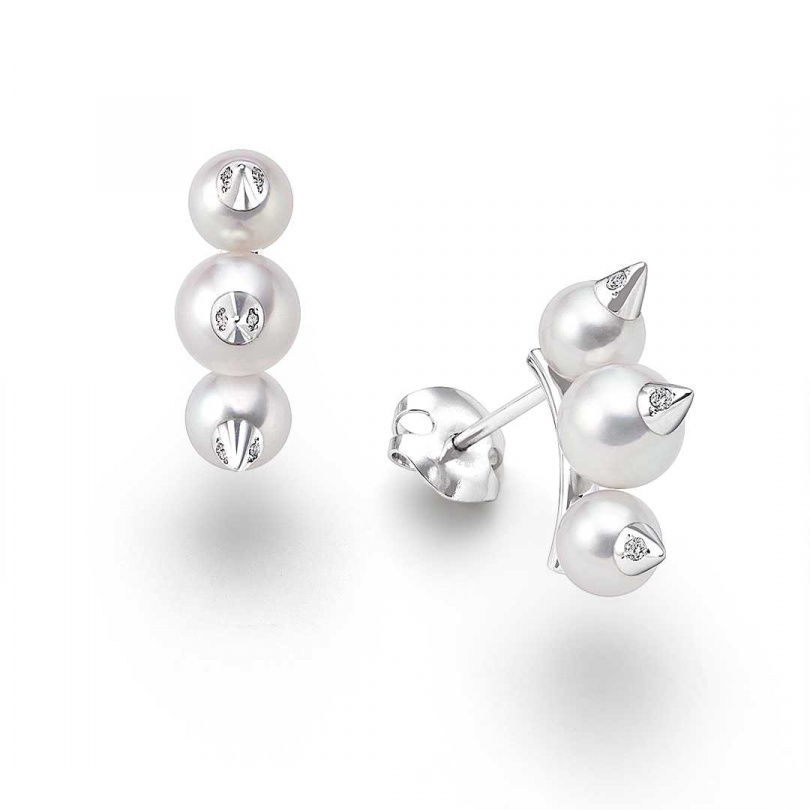 TASAKI danger neo diamonds pave 耳環 /105,000元(圖/品牌提供)