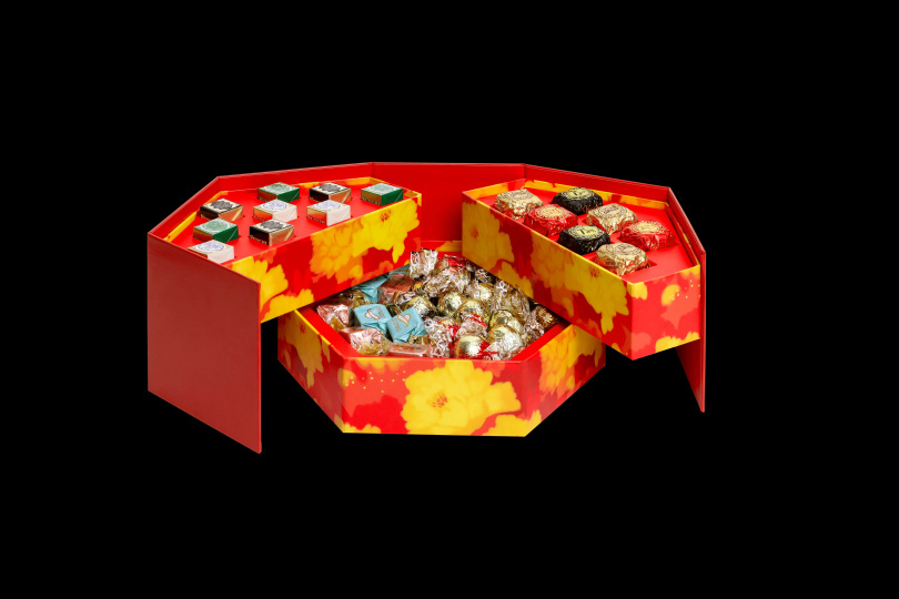 Venchi虎迎新春錦簇巧克力聚寶雙層禮盒NT$ 3,680。
