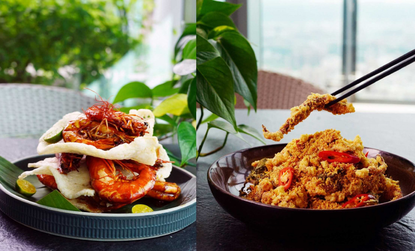 搭配現炸印尼蝦餅與蝦子層層堆疊的「生煎娘惹亞參鮮蝦佐蝦餅」（左，680元），右為超下酒的「新加坡鹹蛋黃麥片魷魚鬚」（550元）。