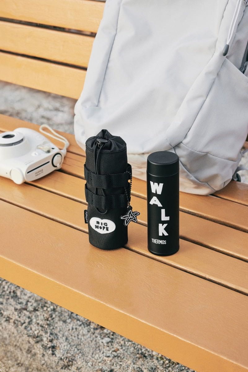 THERMOS膳魔師×INAPSQUARE掛鉤迷你口袋杯150ml/1,750元;外帶隨行杯355ml/1,750元。(圖/品牌提供)