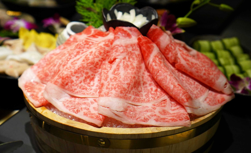 肉質鮮甜、油花均勻的「日本黑毛和牛臀肉」。（1,699元）