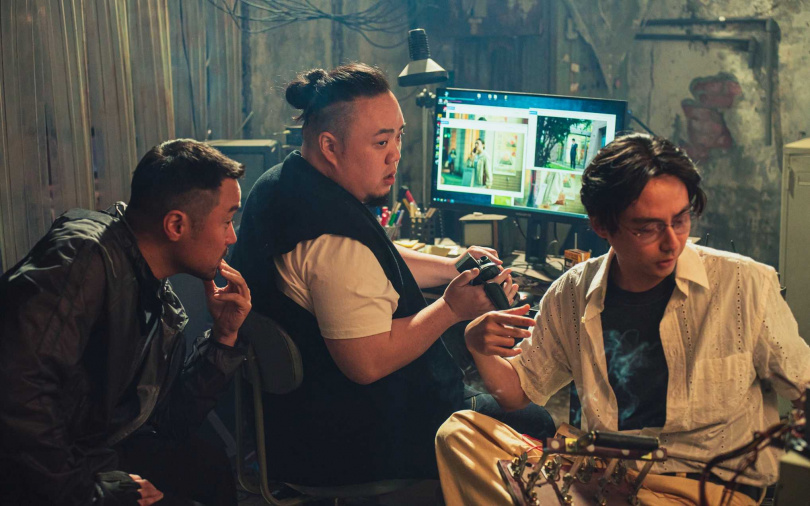 大淵（中）在戲中的角色是虛擬貨幣交易員。（圖／華映娛樂提供）