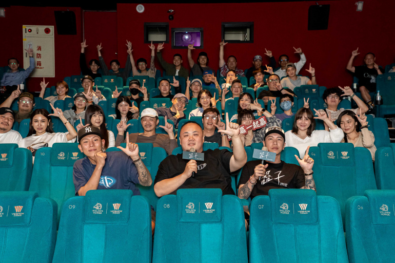 瘦子（左）力挺大淵、小春。（圖／華映娛樂提供）