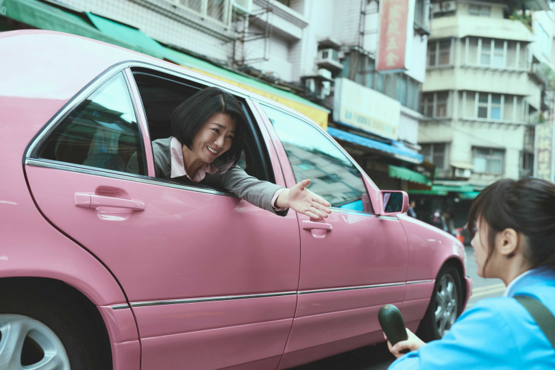 嚴藝文在《功夫》飾演勢力龐大的黑心議長，直呼「耍壞好過癮！」（圖／麻吉砥加提供）