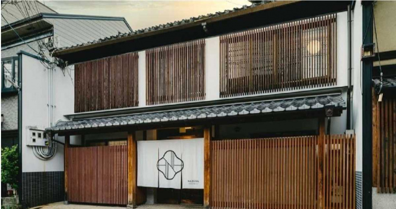 「京都二條城那祖納日式旅館」為傳統木造建築打造，擁有日式園景、露天風呂。（圖／KKday提供）