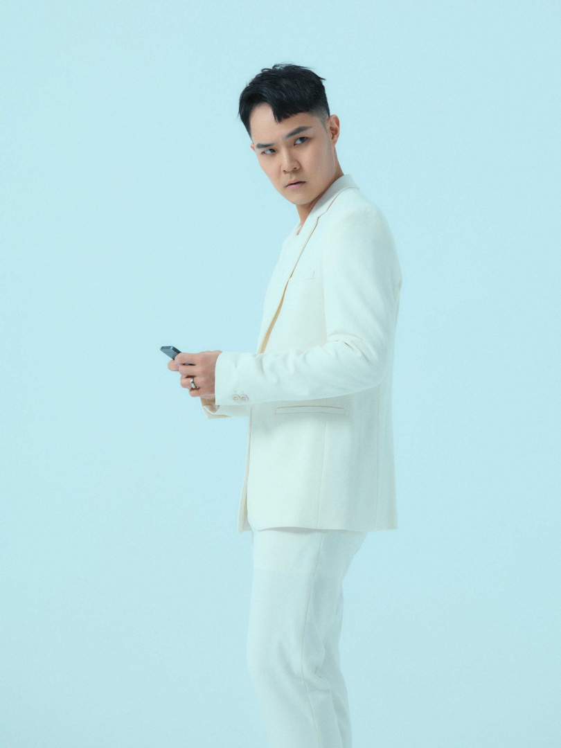 何裕天將主演舞台劇《完美陌生人》。（圖／躍演劇團提供）