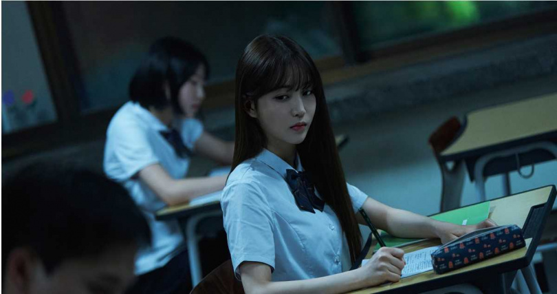 《咒你》裴秀珉首次挑戰大銀幕演出。(圖/華映娛樂)