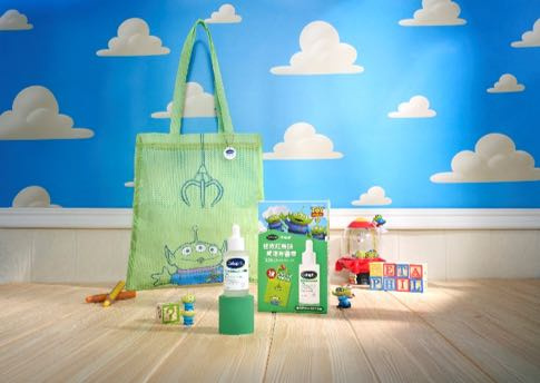 Cetaphil舒特膚舒新雪潤系列推出《玩具總動員5》三眼怪限定束口袋、網袋等滿額贈。（圖／品牌提供）
