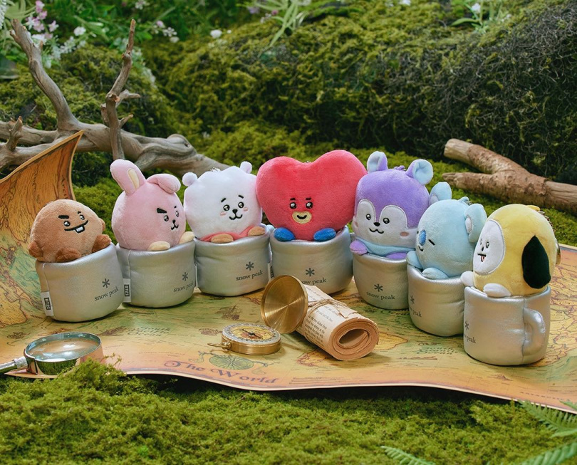 Snow Peak I BT21雪峰鈦杯造型絨毛鑰匙圈,推出KOYA、RJ、SHOOKY、MANG、CHIMMY、TATA、COOKY七款角色設計。(圖/品牌提供)