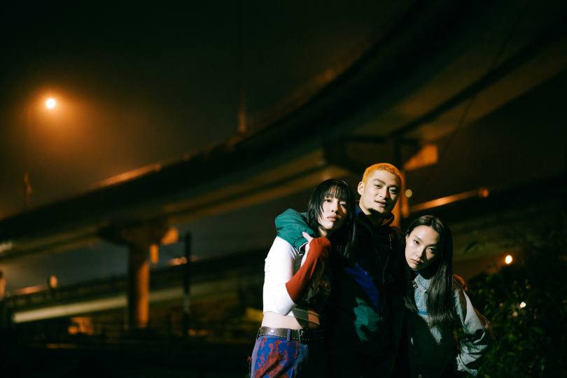 王渝萱（左起）、潘綱大與李雪在短片《台北過手無暝無日》就曾合作，再合作長片《一路狂奔》默契更上層樓。（圖／國拾影像文化有限公司提供）