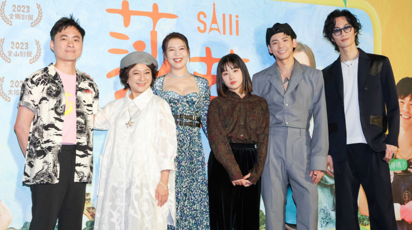 《莎莉》首映會，導演練建宏（左起）、楊麗音、劉品言、湯詠絮、林柏宏、李英宏。