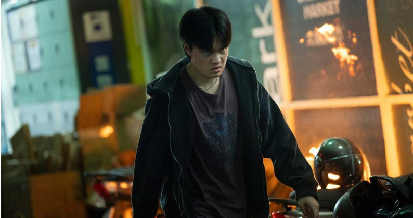 .劉子銓在盛怒之下潑灑汽油縱火。(圖/CATCHPLAY+、公視、大慕可可)