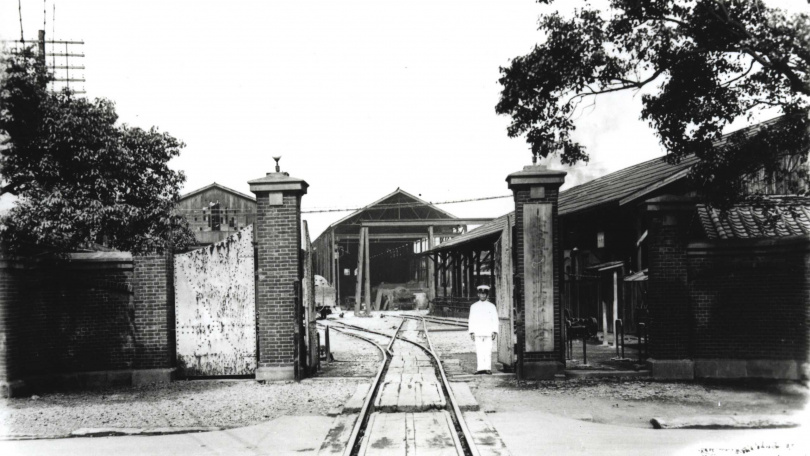 舊臺北鐵道工場大門。