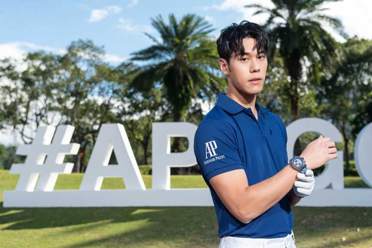 周予天佩戴AP最新「皇家橡樹離岸」型42mm錶款，為「AP愛彼盃高爾夫大師賽」帥氣開球。（圖╱AP提供）