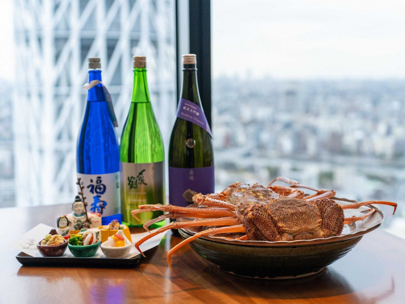 日本料理「國見」，每天有限量北海道直送的螃蟹及各式日本酒。