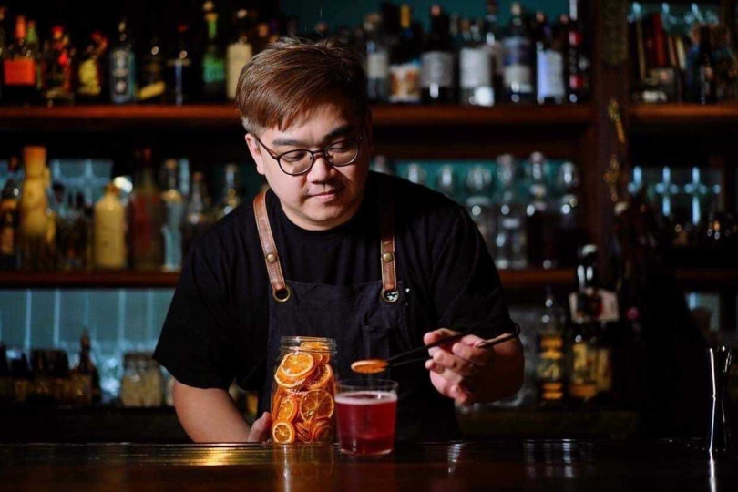 黃奕翔是台南人氣酒吧Bar Home主理人，也是榮獲亞洲最佳50大酒吧的Bar T.C.R.C創辦人。（圖／漢來美食提供）