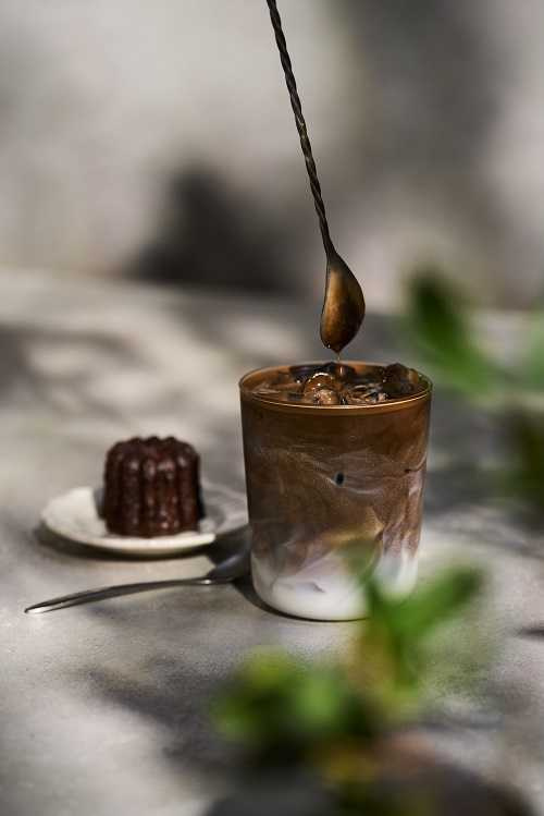 wataru焙茶中溫和沉穩的炭火香氣，也賦予茶湯成熟飽滿的穩重，銜接出細膩回甘的悠長尾韻，構築出全新的焙感體驗。（圖片提供／wataru）