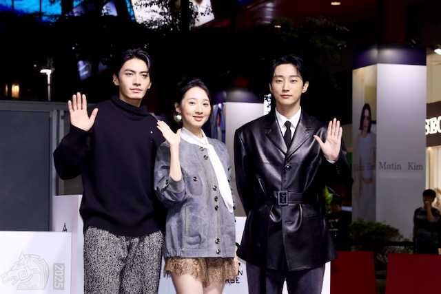 眾人幫振永驚喜慶生。（圖／侯世駿攝）