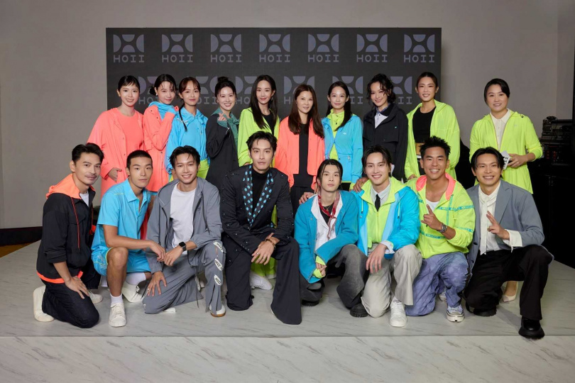 HOII創辦人林少萍與多位藝人嘉賓於「2026 熙怡」系列新品發表會同台亮相，展現品牌光能時尚魅力，活動現場星光熠熠。（圖／HOII后益提供）