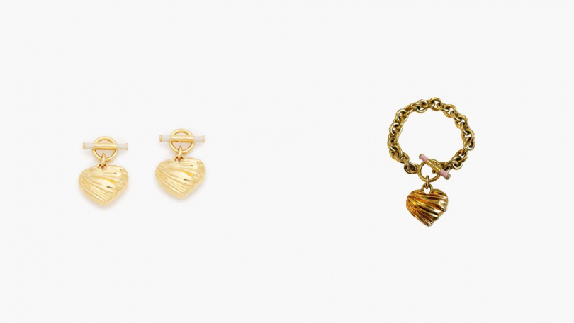 Chloé Pleated Heart復古金愛心耳環 (白色)／18,000元，Pleated Heart復古金愛心手鍊手鍊／19,600元（圖／品牌提供）