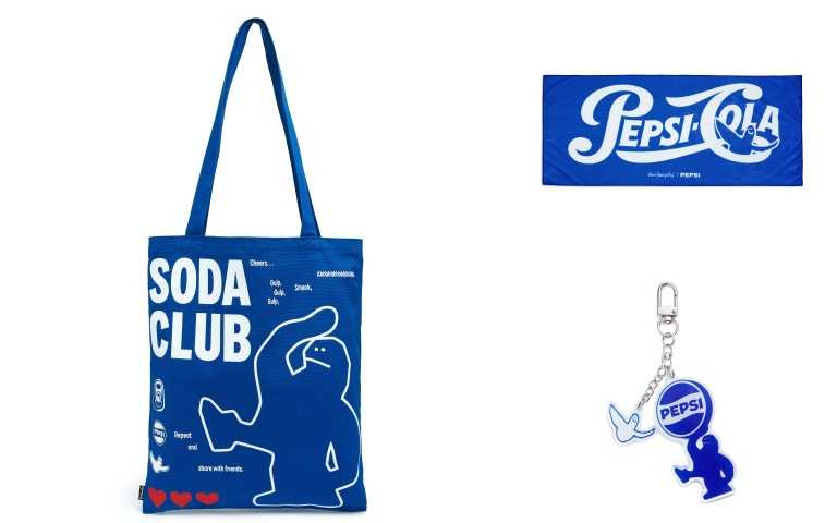 (左)Mark Gonzales MG X Pepsi Soda Club 托特包1480元。(右上和右下)門市購買任一聯名商品就送一瓶百事可樂，單筆滿 5,000 元送鑰匙圈，滿 8,000 元送沙灘毛巾；官網購買還有機會抽中整箱百事可樂！（圖／品牌提供）