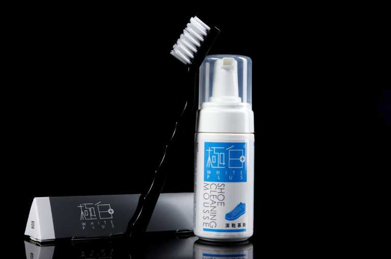 Whiteplus 極白潔鞋慕斯 120ml／380元（圖／品牌提供）