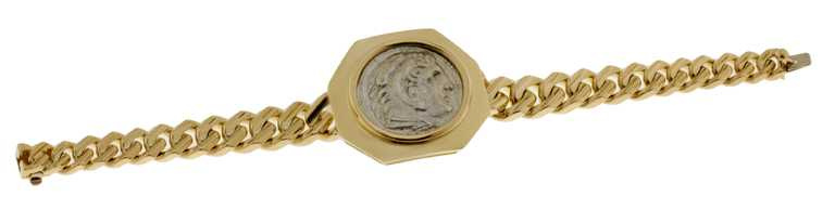 BVLGARI「Monete」系列頂級黃K金古幣手鍊╱1,000,000元。（圖╱BVLGARI提供）