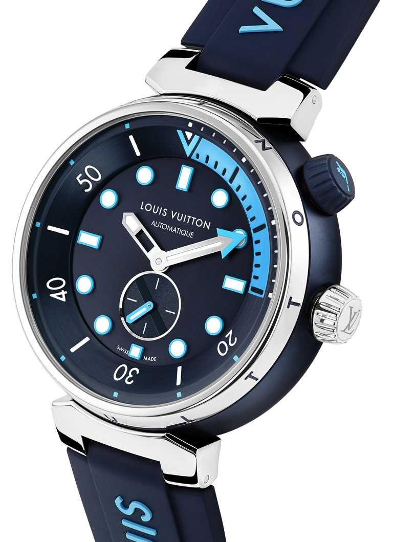 LOUIS VUITTON「Tambour Street Diver」腕錶，Skyline Blue天際藍，44mm，藍色PVD塗層不鏽鋼錶殼，自動上鏈機芯╱222,100元。（圖╱LOUIS VUITTON提供）
