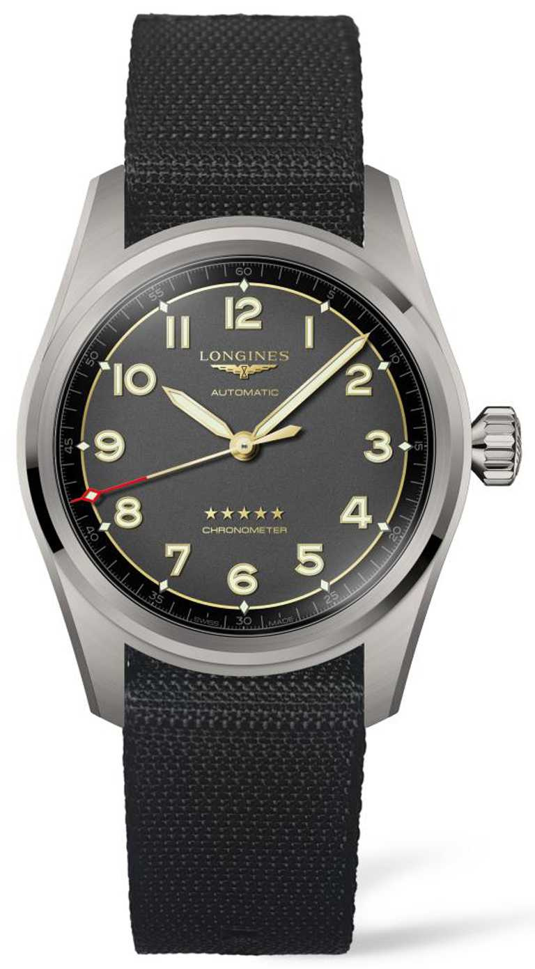 LONGINES「Spirit先行者」系列鈦金屬腕錶（NATO錶帶款），42mm，鈦金屬錶殼，L888.4自動上鍊機芯╱89,900元。（圖╱LONGINES提供）