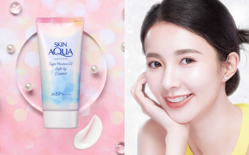 曼秀雷敦水潤肌超保濕煥光亮采防曬露SPF50+/PA++++ 70g/399元 以無色料防曬凝露融合銀色與藍色珍珠光粒子,能自然提亮膚色,無論冷暖色調或深淺膚色都能輕鬆駕馭。(圖/品牌提供)