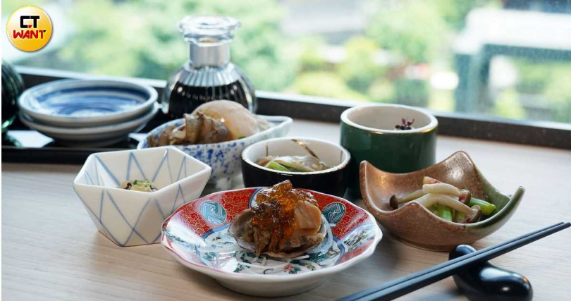 餐檯上的「先付」品項設計雅緻、選擇多元。(圖/魏妤靜攝)