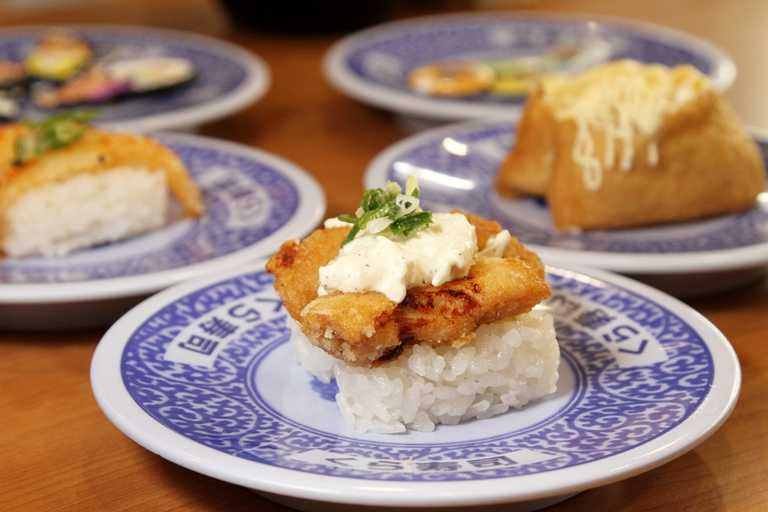 雞肉塔塔醬握壽司，多汁鮮美的雞肉搭配清爽的塔塔醬，酥脆中帶有清爽感。（40元）