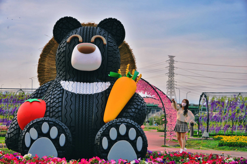 代表亞洲的台灣黑熊也現身在展場。