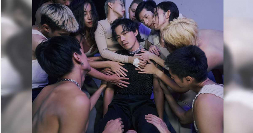 HUSH的新歌MV邀請20位男、女演員大尺度演出。（圖／默聲音樂提供）