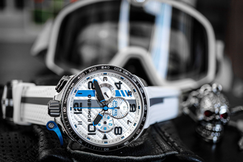 炸彈錶的Racing賽車系列計時碼錶，從跑車中擷取靈感，內化之後重新形塑。
