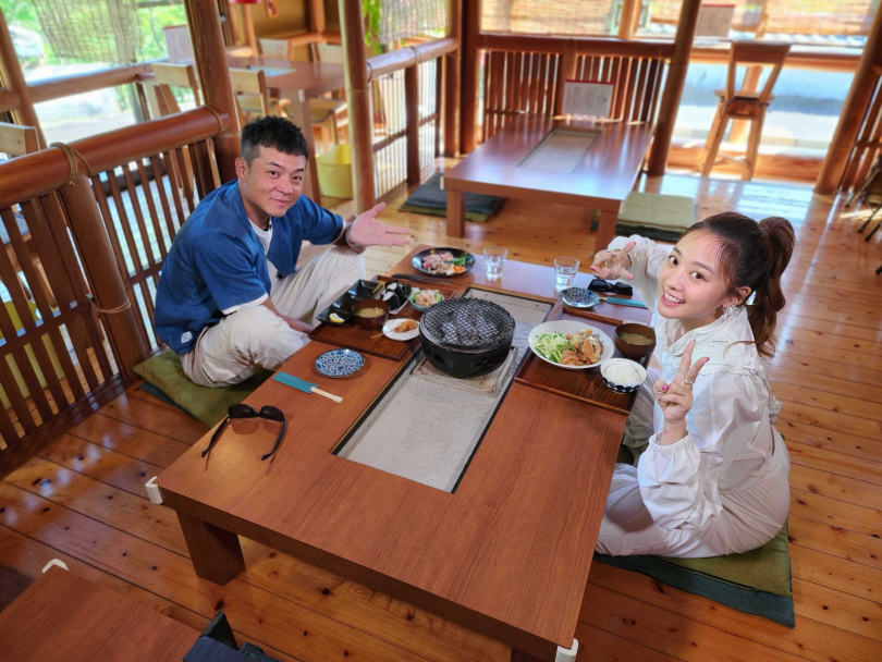 姚元浩（左）、鬼鬼兩人美食吃不停宣傳日本旅遊景點與特色美食。（圖／日本觀光局提供）