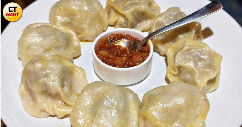 藏式餃子「Momos」口味常以羊肉或蔬菜為主,有的會做成像是小包子。(圖/魏妤靜攝)