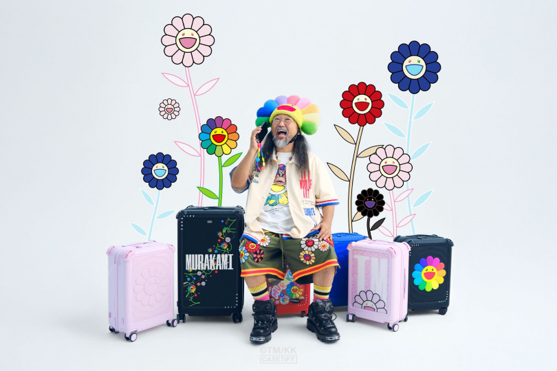 村上隆 x CASETiFY FLOWERS BOUNCE行李箱。（圖／品牌提供）