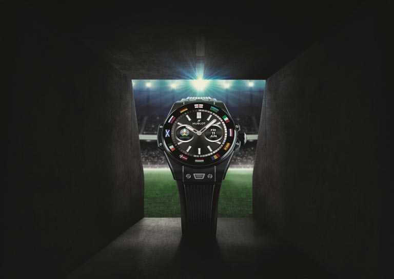 HUBLOT「Big Bang e UEFA Euro 2020」 歐洲盃智能錶，42mm，微珠噴砂及拋光黑色陶瓷錶殼，限量1,000只╱180,000元。（圖╱HUBLOT提供）