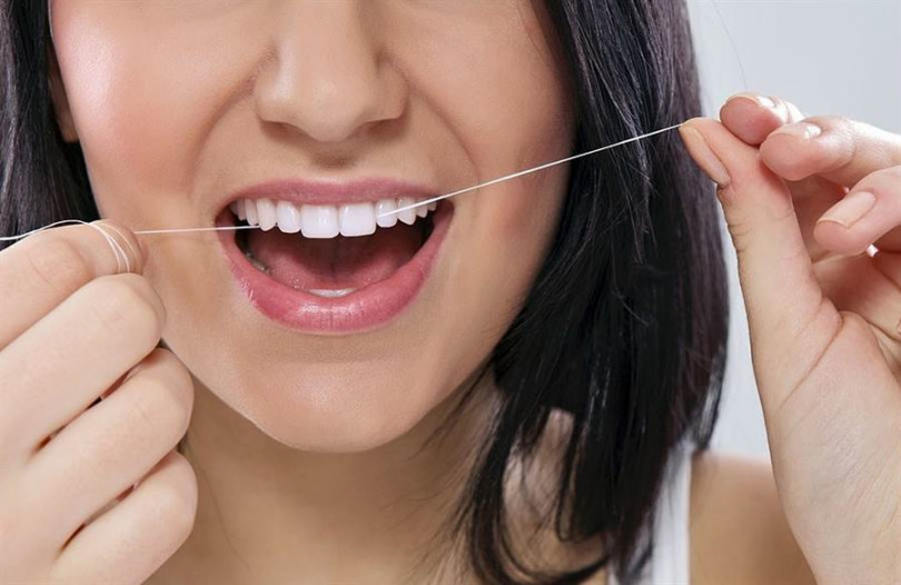 牙線可以更徹底潔淨牙齒，清潔牙刷漏掉的死角與齒縫，擁有好的情節習慣才能擁有一口好牙唷～（圖片／IG@kulturagizvedissagligi）